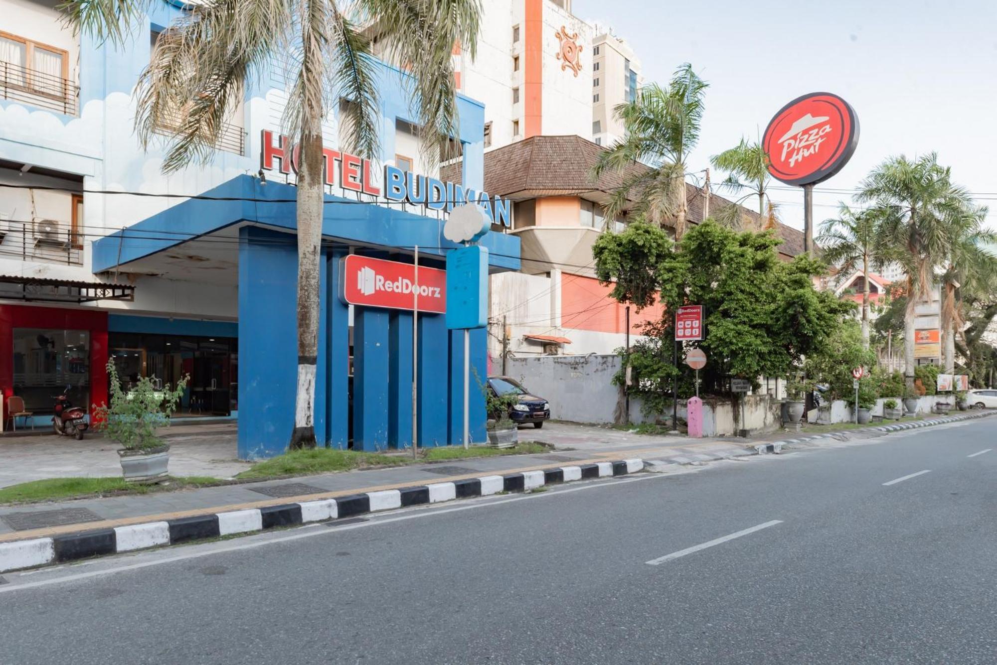 Reddoorz Near Plaza Balikpapan Hotell Exteriör bild